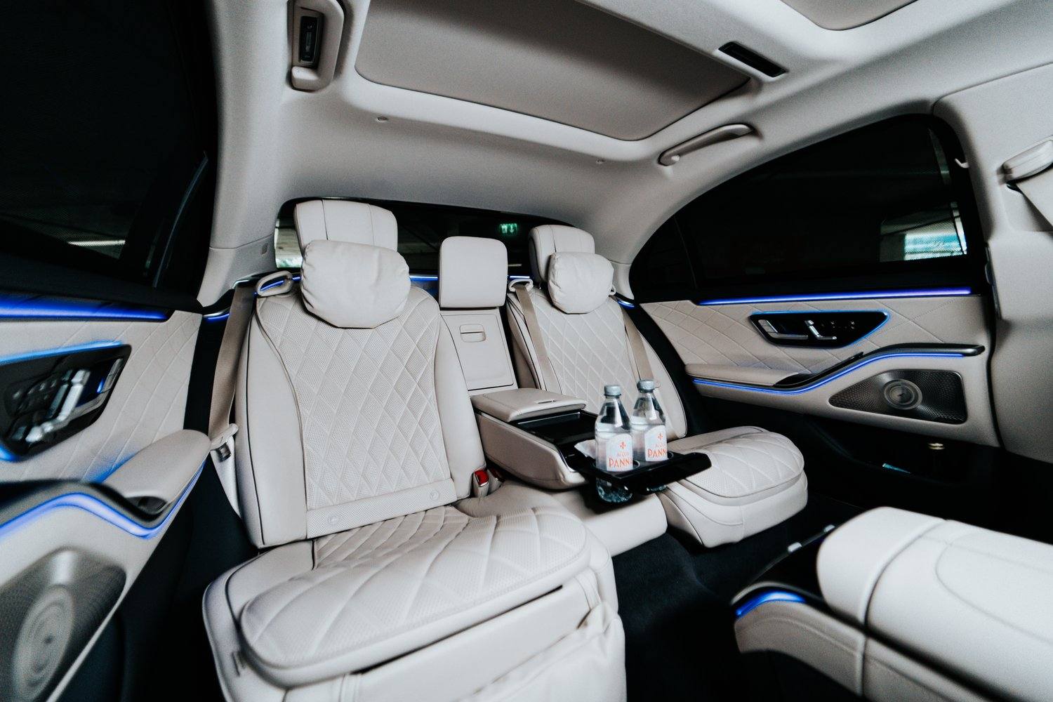 S-Class pearl interior, ambient light